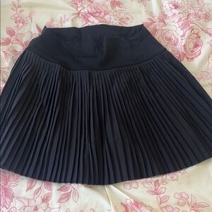Aerie black pleated skirt